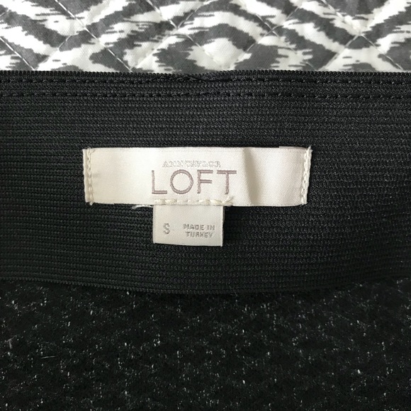 ANN TAYLOR LOFT textured diamond gray tight skirt - Picture 3 of 3